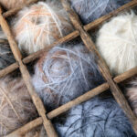 Verschiedene Merinowolle in einem Kasten