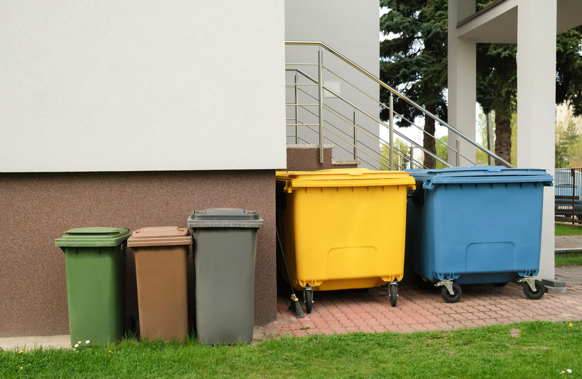 Containerdienst in Berlin: Bequemlichkeit und umweltfreundliche Entsorgung von Abfällen